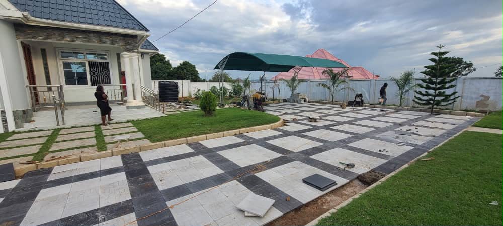 Bungalow — Courtyard Paving Stage
