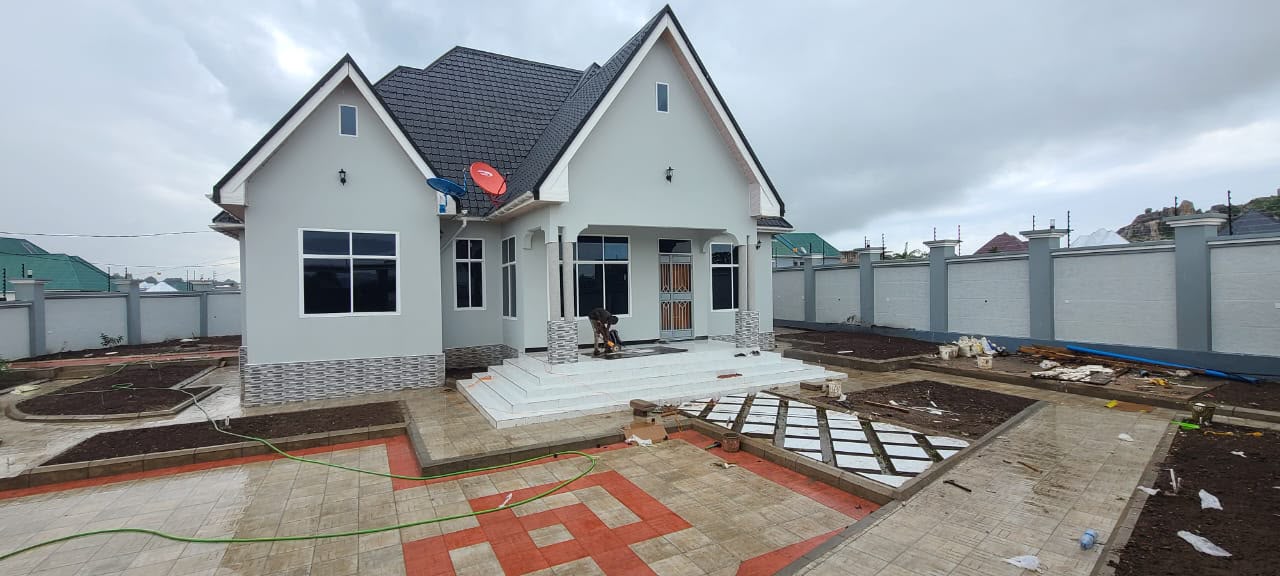 Bungalow — Driveway & Hardscape Finishing