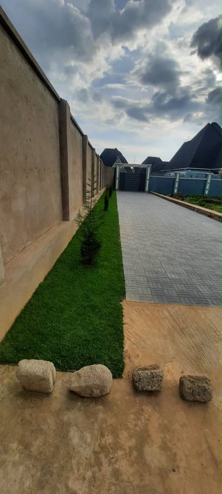 Driveway & Gate Approach — Finishing Stage