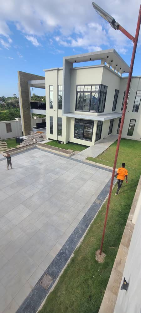 Modern Bungalow — Courtyard Finishing