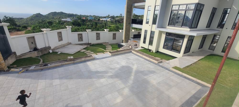 Waterfront Villa — Finishing & Landscaping